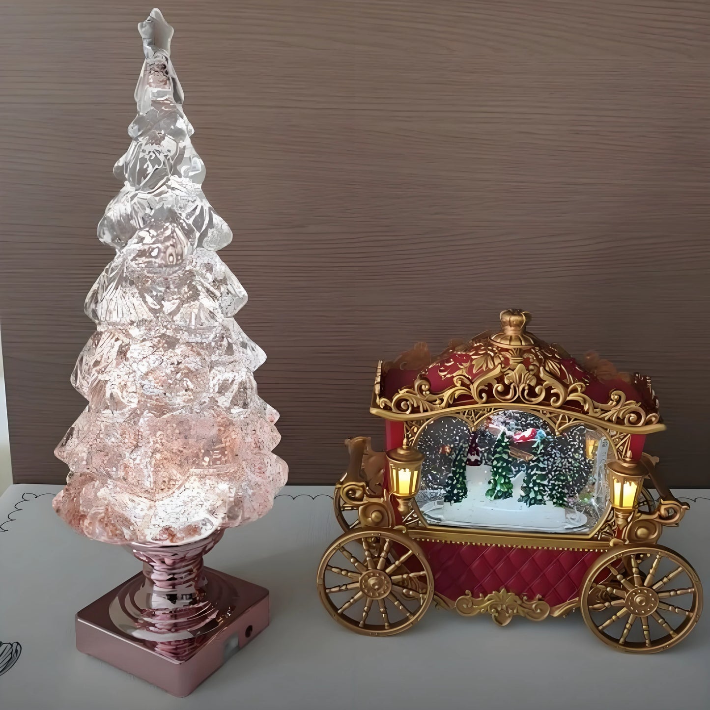 Compact 22×10.5×20.5 cm Christmas snow globe for shelves and tables